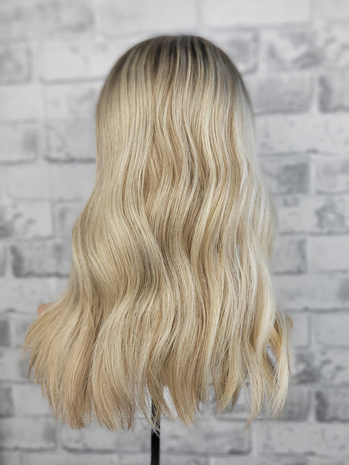 16" Closed Lace Topper - Hay Bale Beige  (8x8)