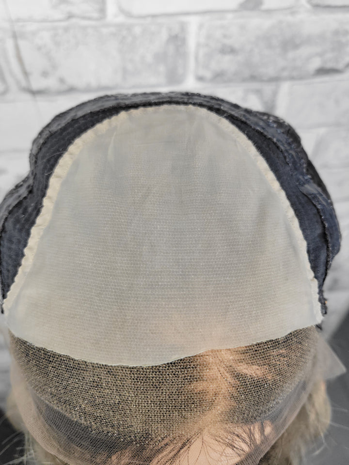 18" Lux Lace Wig - Cashmere Blonde (XS)