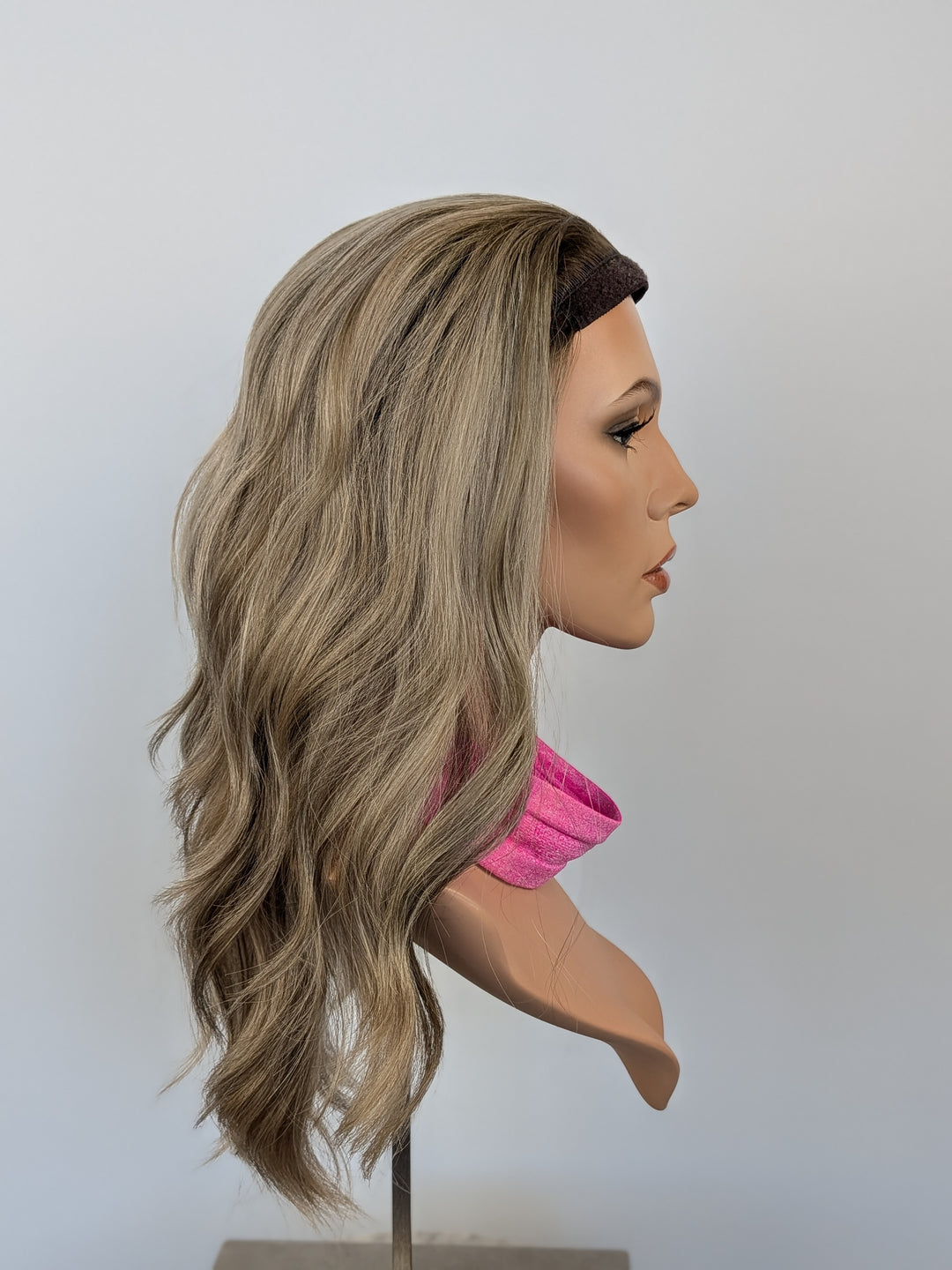 20" NEW Sport Pony Wig - Smokey Beige (M)