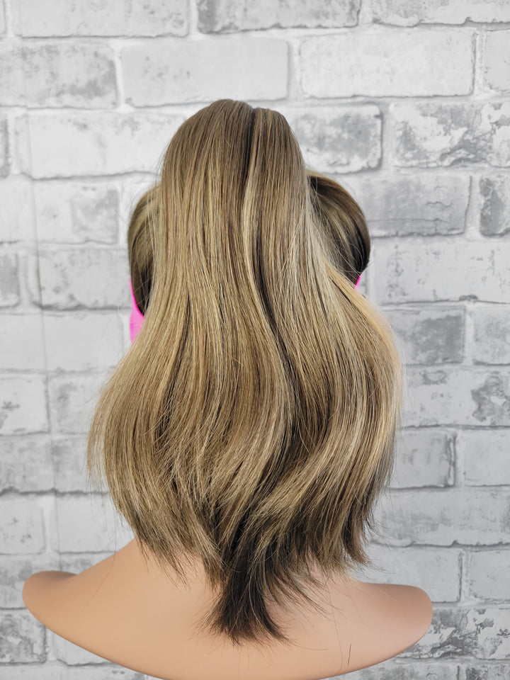 22" Sport Pony Wig - Latte (S)