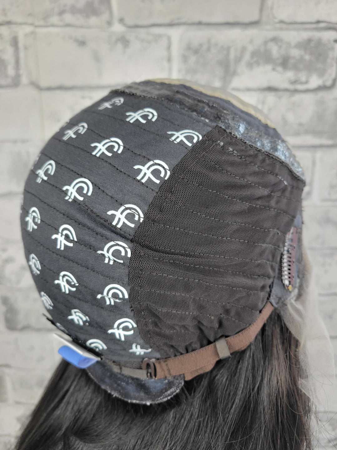 18" Lux Lace Wig - Natural Black (M)