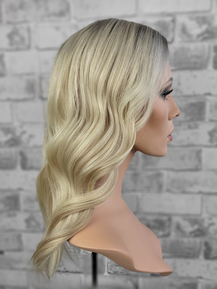 18" Closed Lace Topper - Shortbread Blonde (8x8)