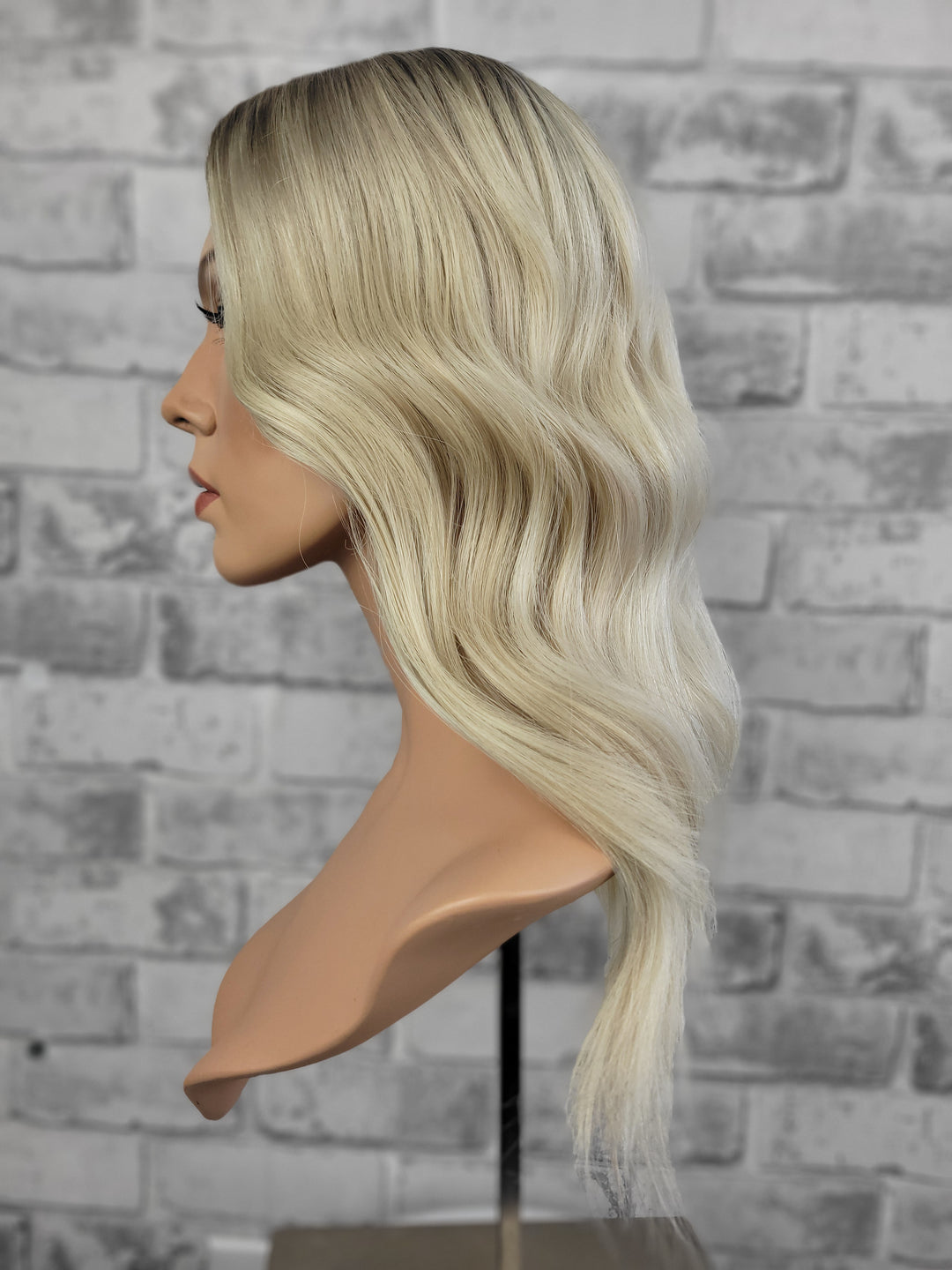 18" Closed Lace Topper - Shortbread Blonde (8x8)