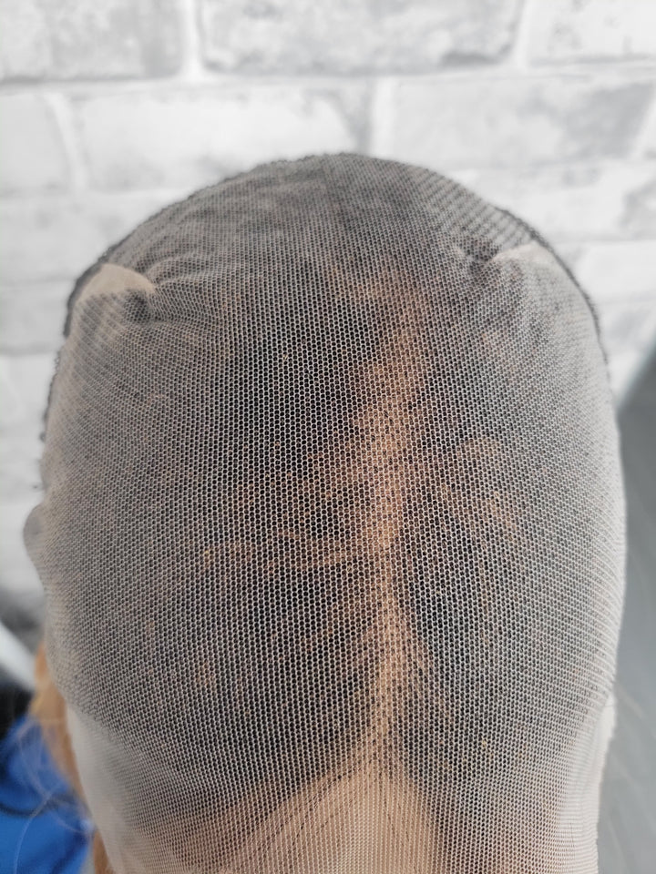 17" Synthetic Lace Top Wig (S/M) - LR04/25-2