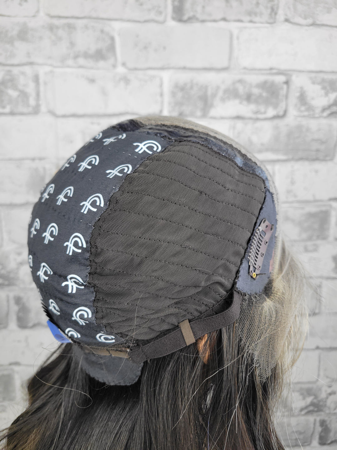20" Lux Lace Wig - Frosted Midnight (S)
