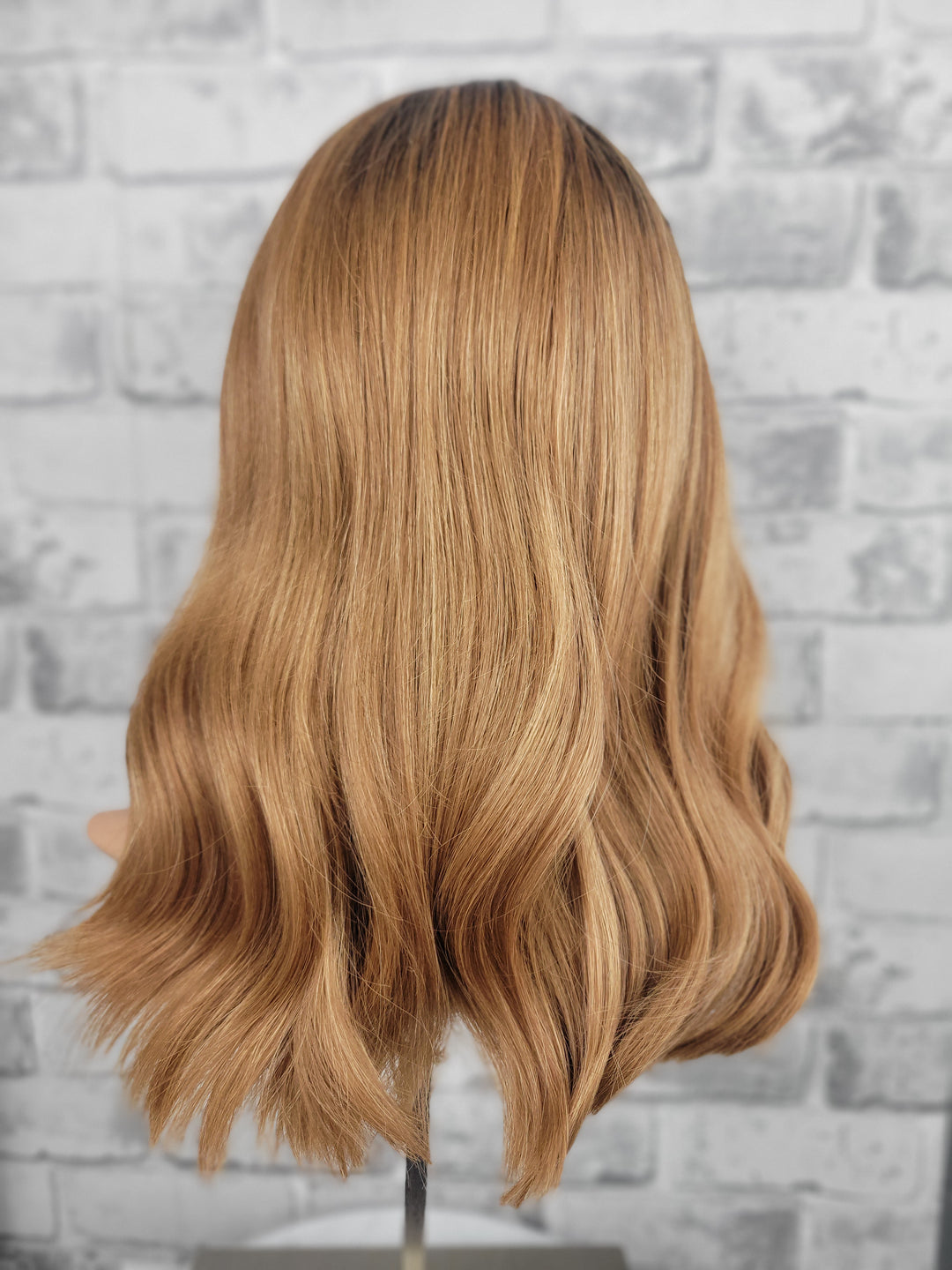 17" Synthetic Lace Top Wig (S/M) - LR04/25-2