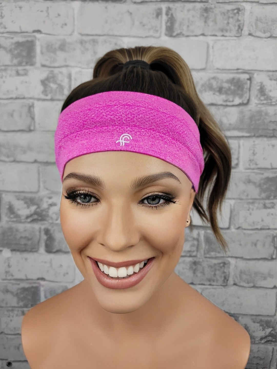 20" NEW Sport Pony Wig - Latte (L)