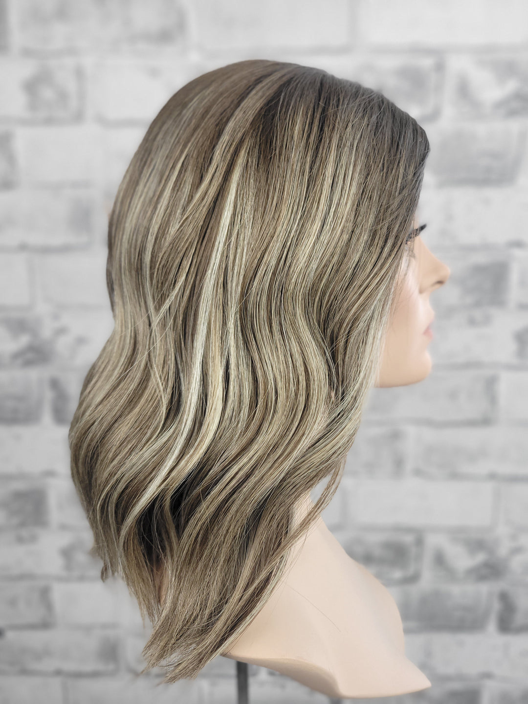 15" Lux Lace Wig - Dawnlight Bronde (S)