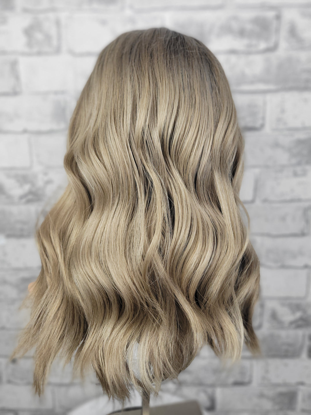 18" Lux Lace Wig - Cashmere Blonde (XS)