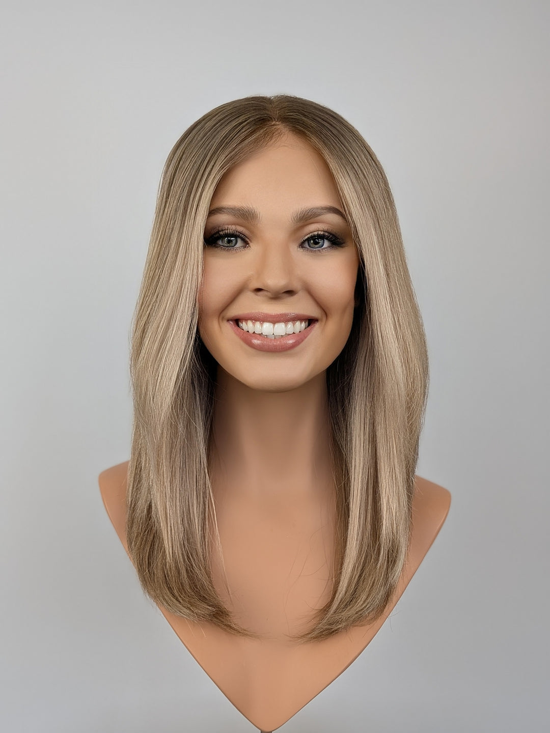 18" Lux Lace Wig - Vanilla Almond (M)