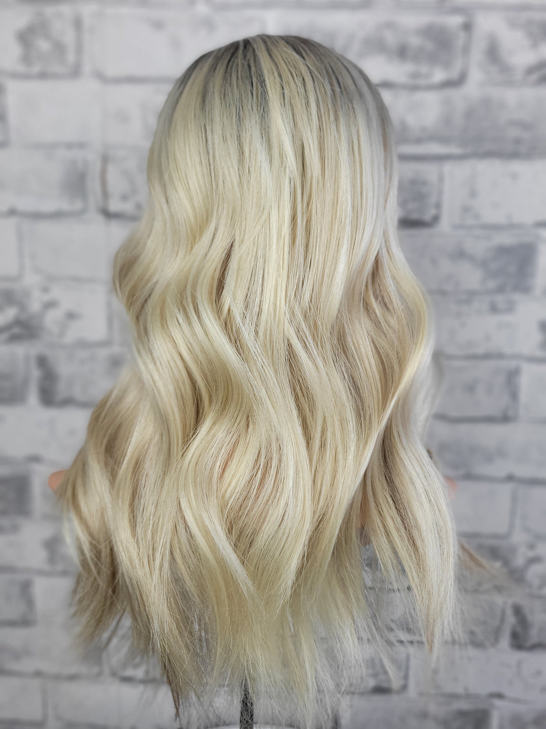 18" Closed Lace Topper - Shortbread Blonde (8x8)