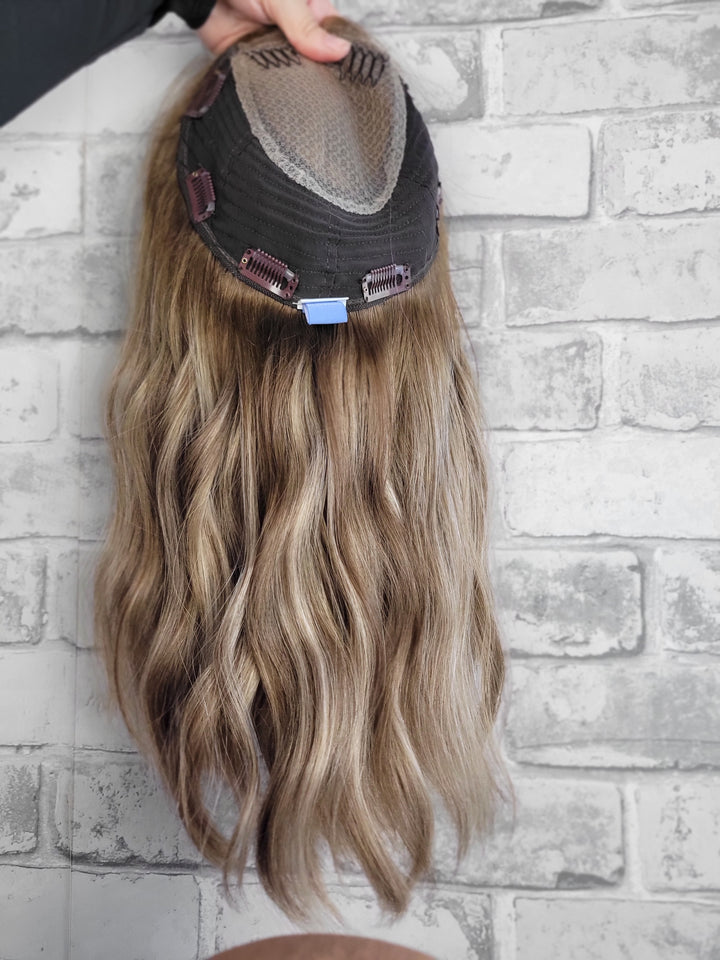 16" Closed Lace Topper - Dawnlight Bronde  (8x8)