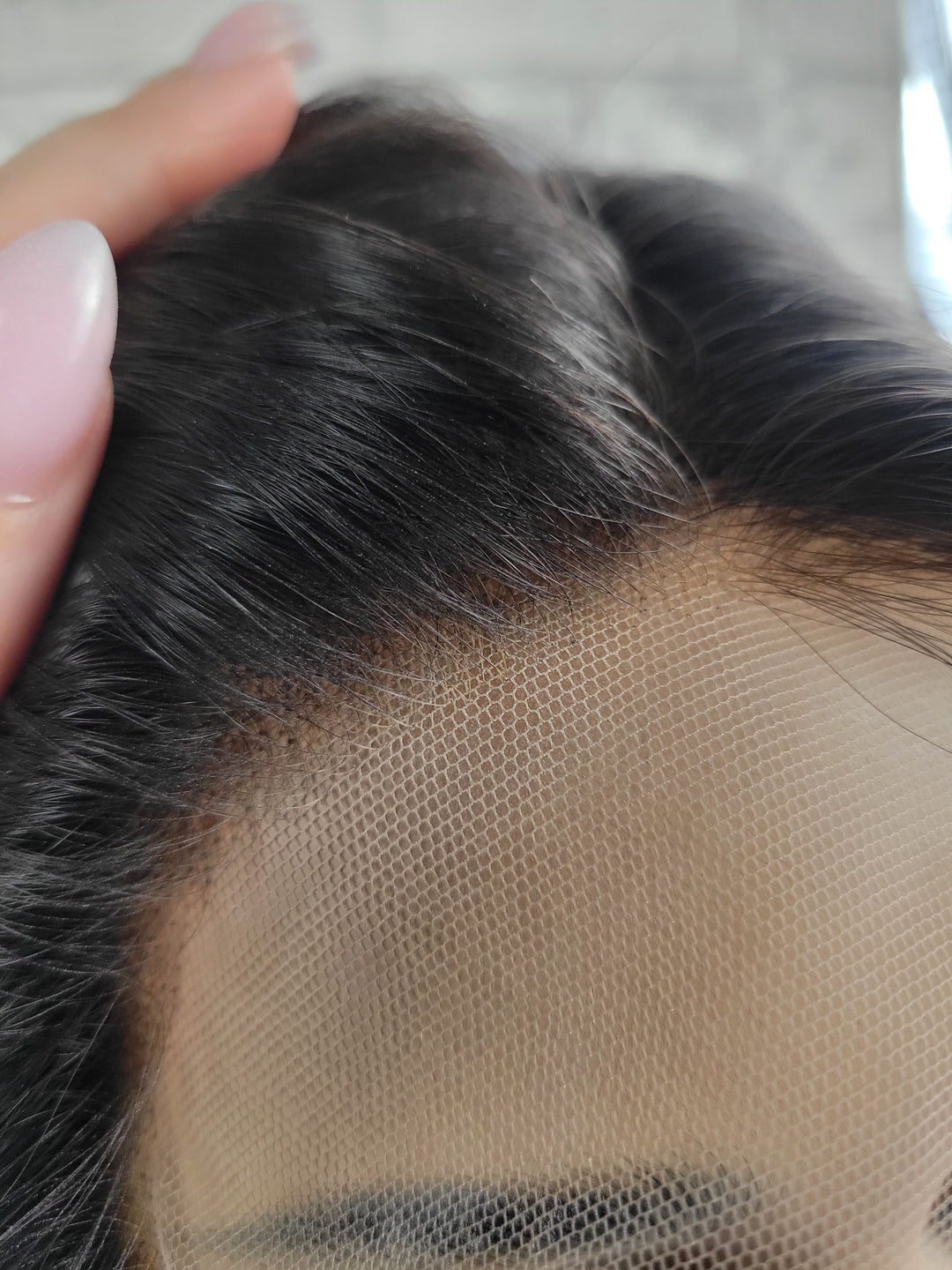 18" Lux Lace Wig - Natural Black (M)