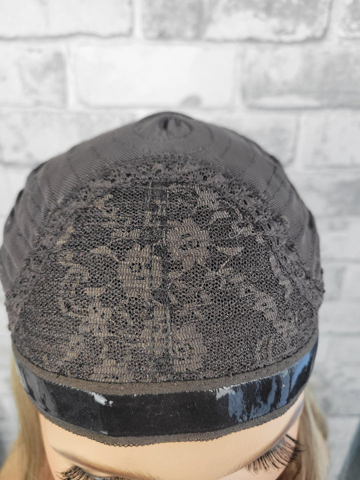 22" Sport Pony Wig - Latte (S)