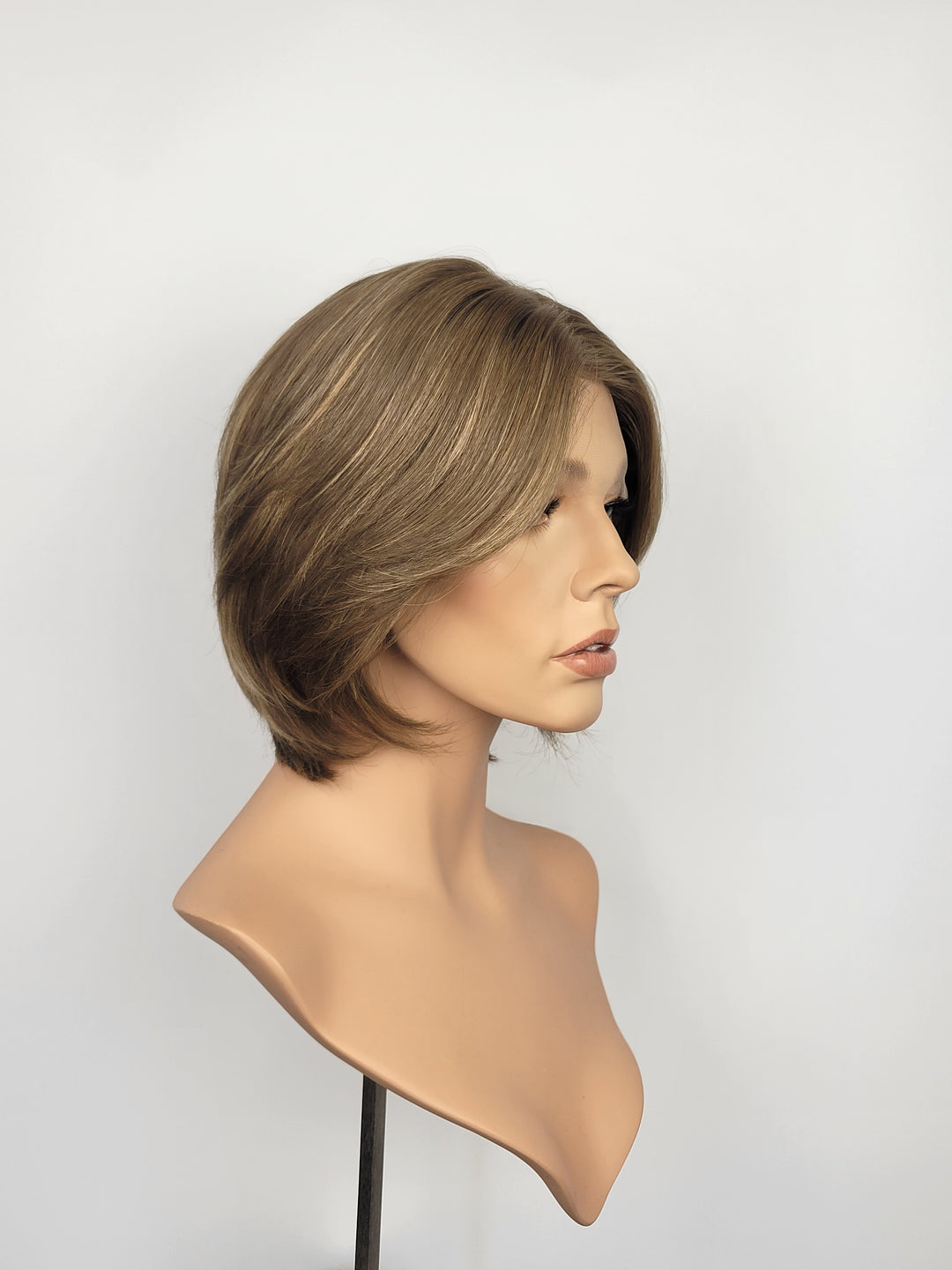 11" Lux Lace Wig - Prairie Sand (S)