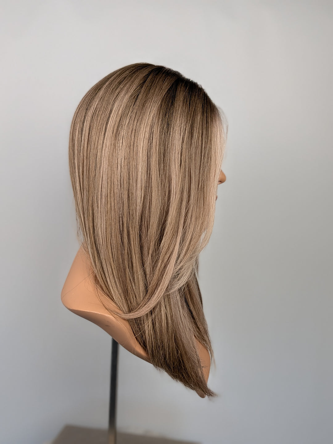 18" Lux Lace Wig - Champagne Satin (M)