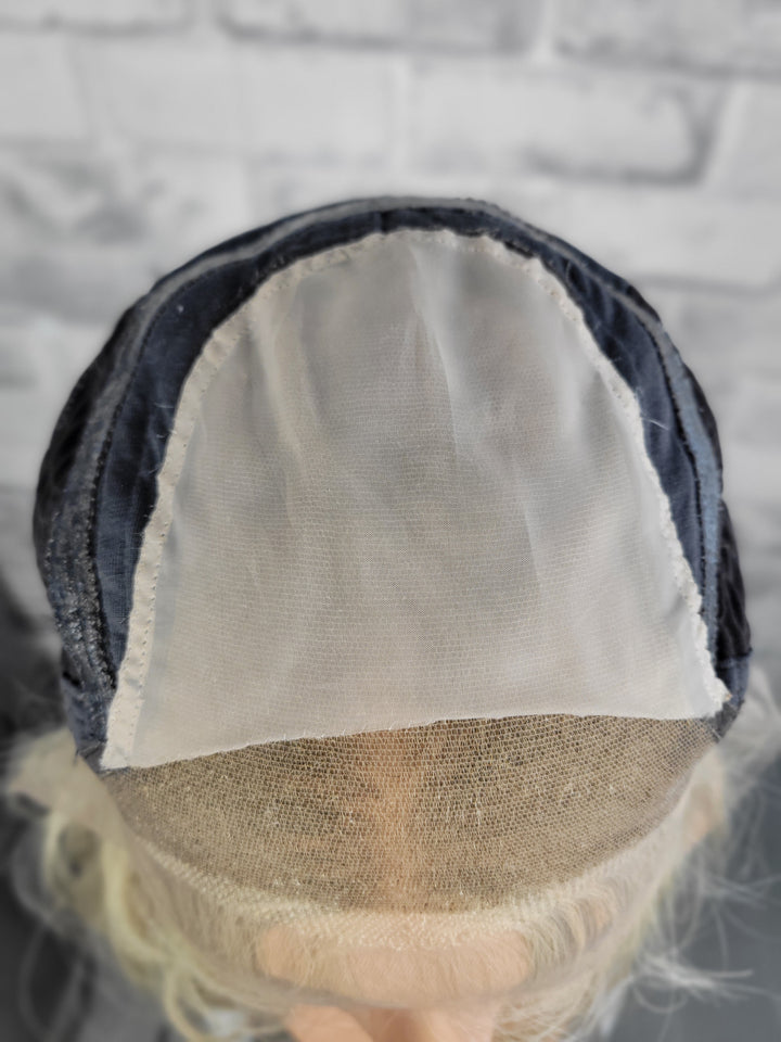 18" Lux Lace Wig - Golden Oak (M)