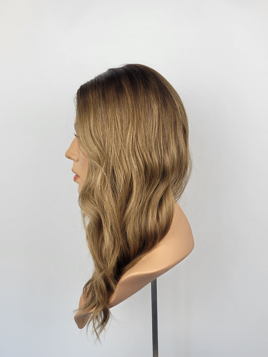 18" Lux Lace Wig - Coastal Bronde (M)