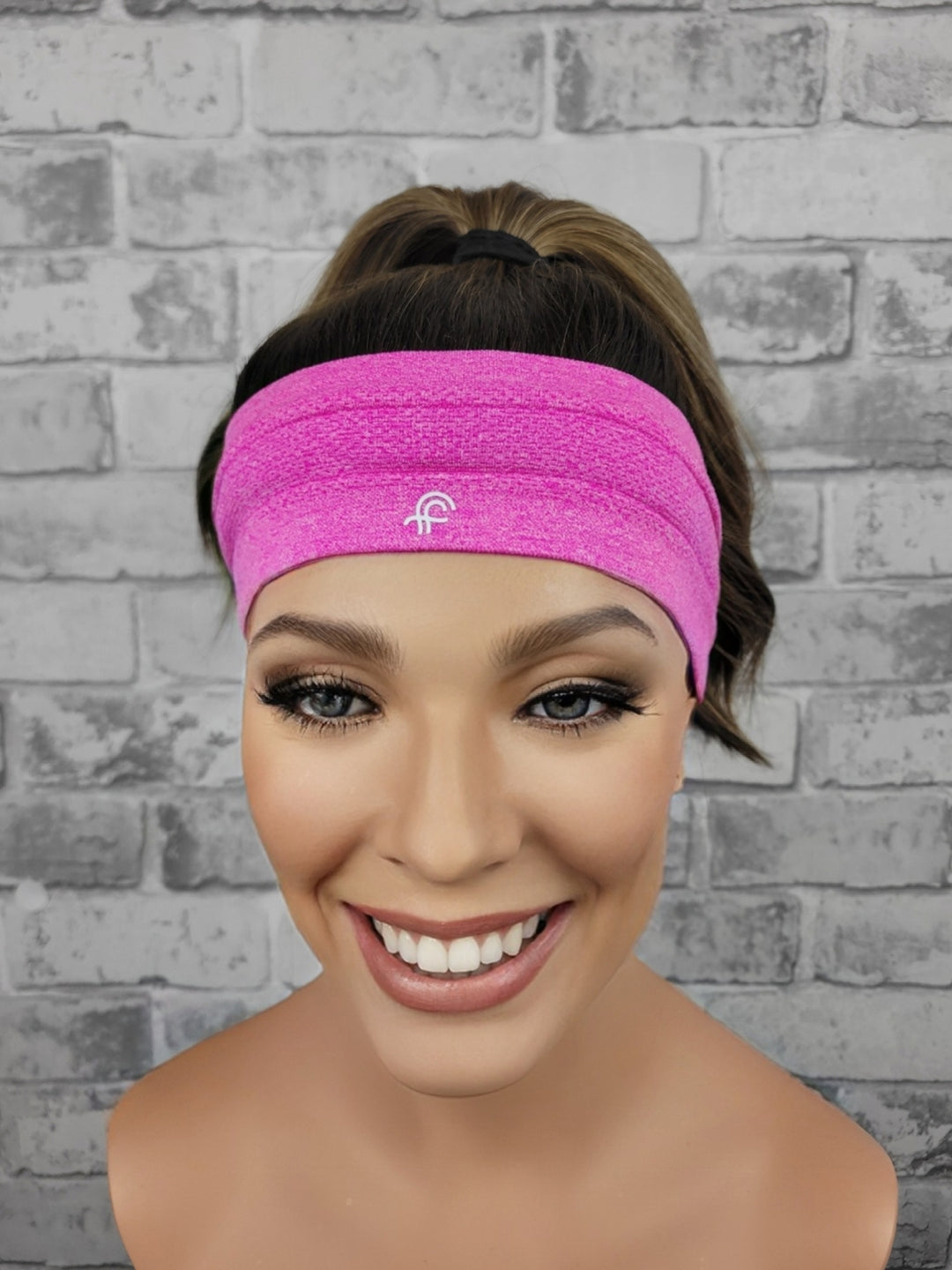 20" NEW Sport Pony Wig - Latte (M)