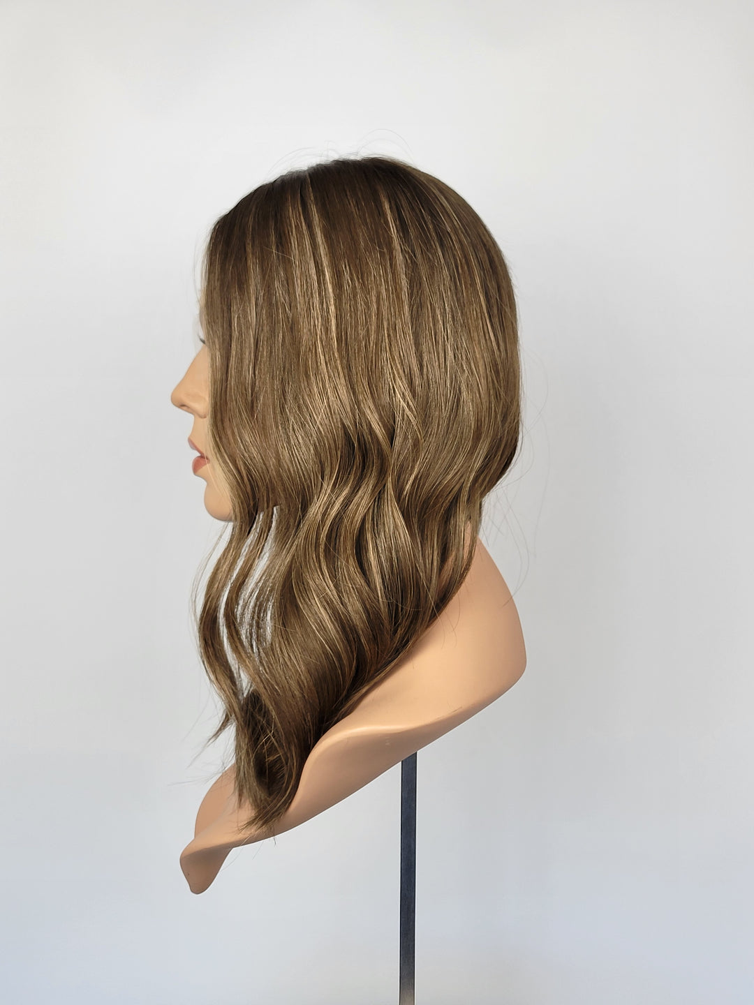 18" Lux Lace Wig - Latte (M)