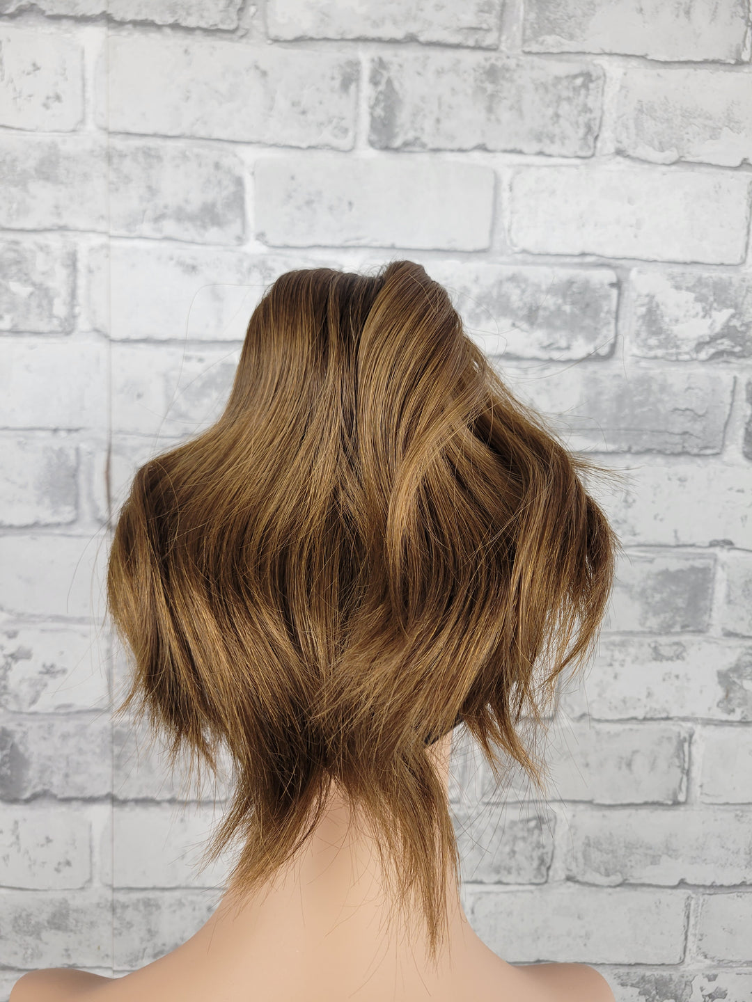 20" NEW Sport Pony Wig - Chocolate Ombre (M)