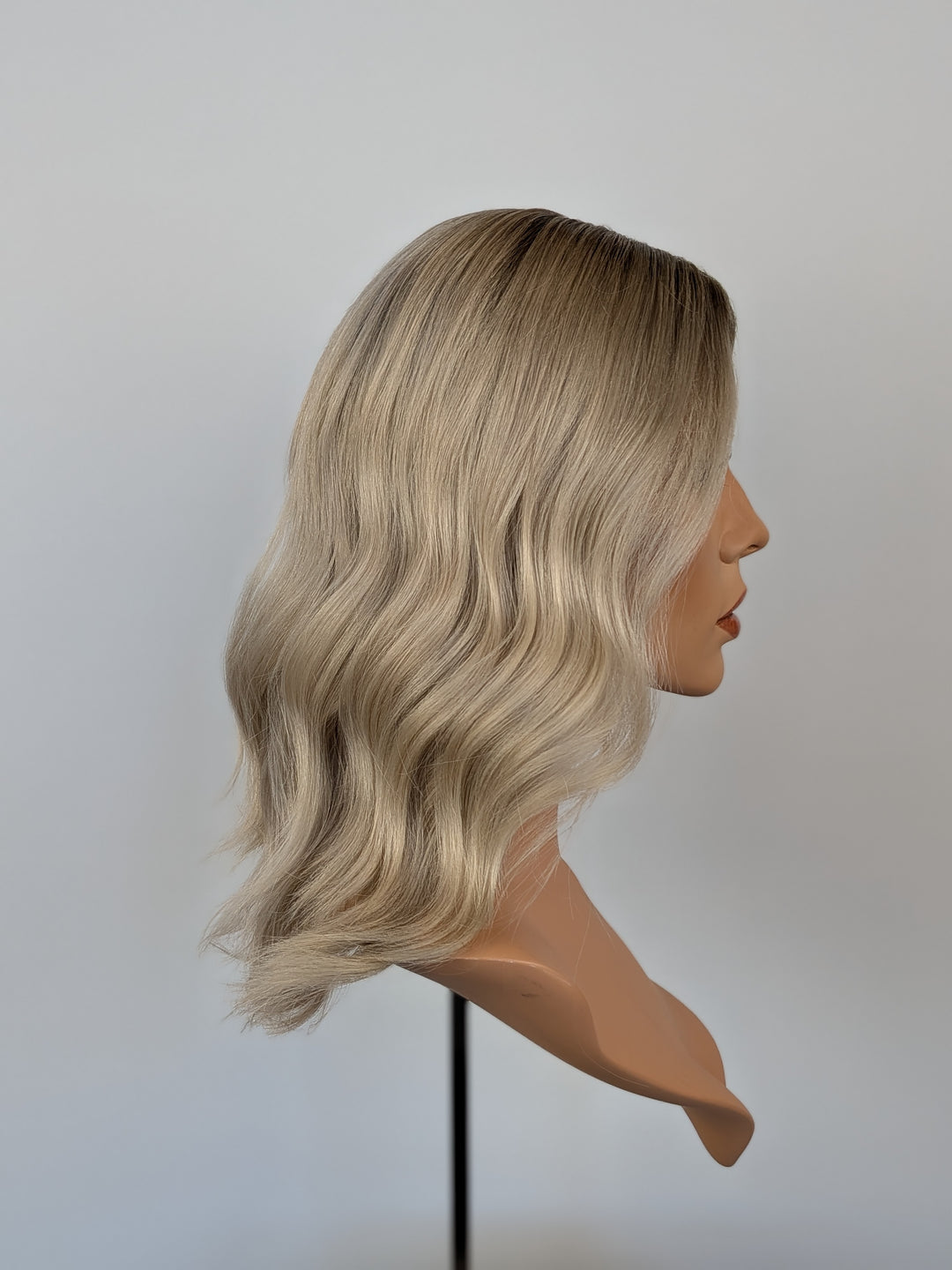 16" Lux Lace Wig - Arctic Pearl (XS)