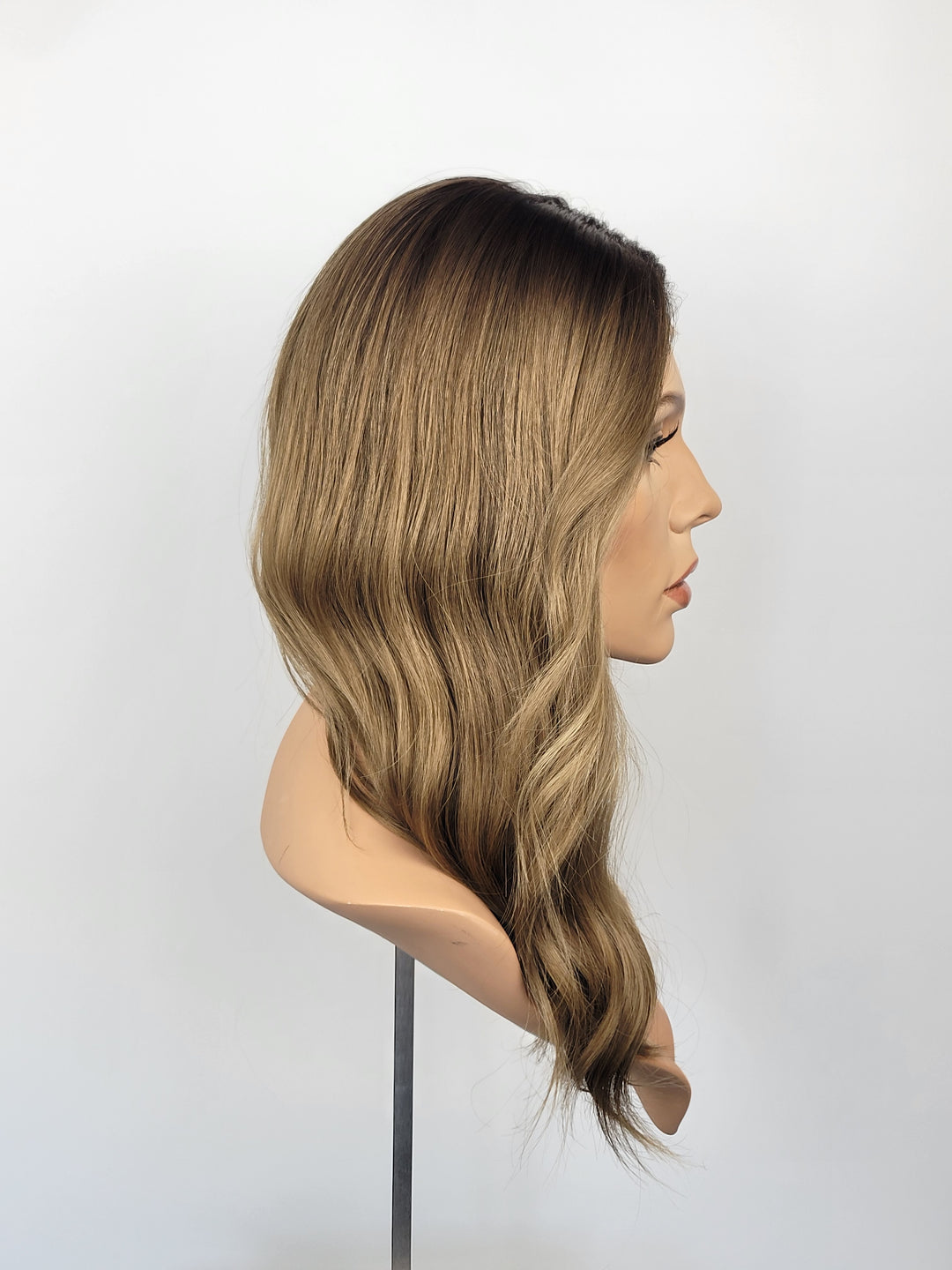 18" Lux Lace Wig - Coastal Bronde (M)