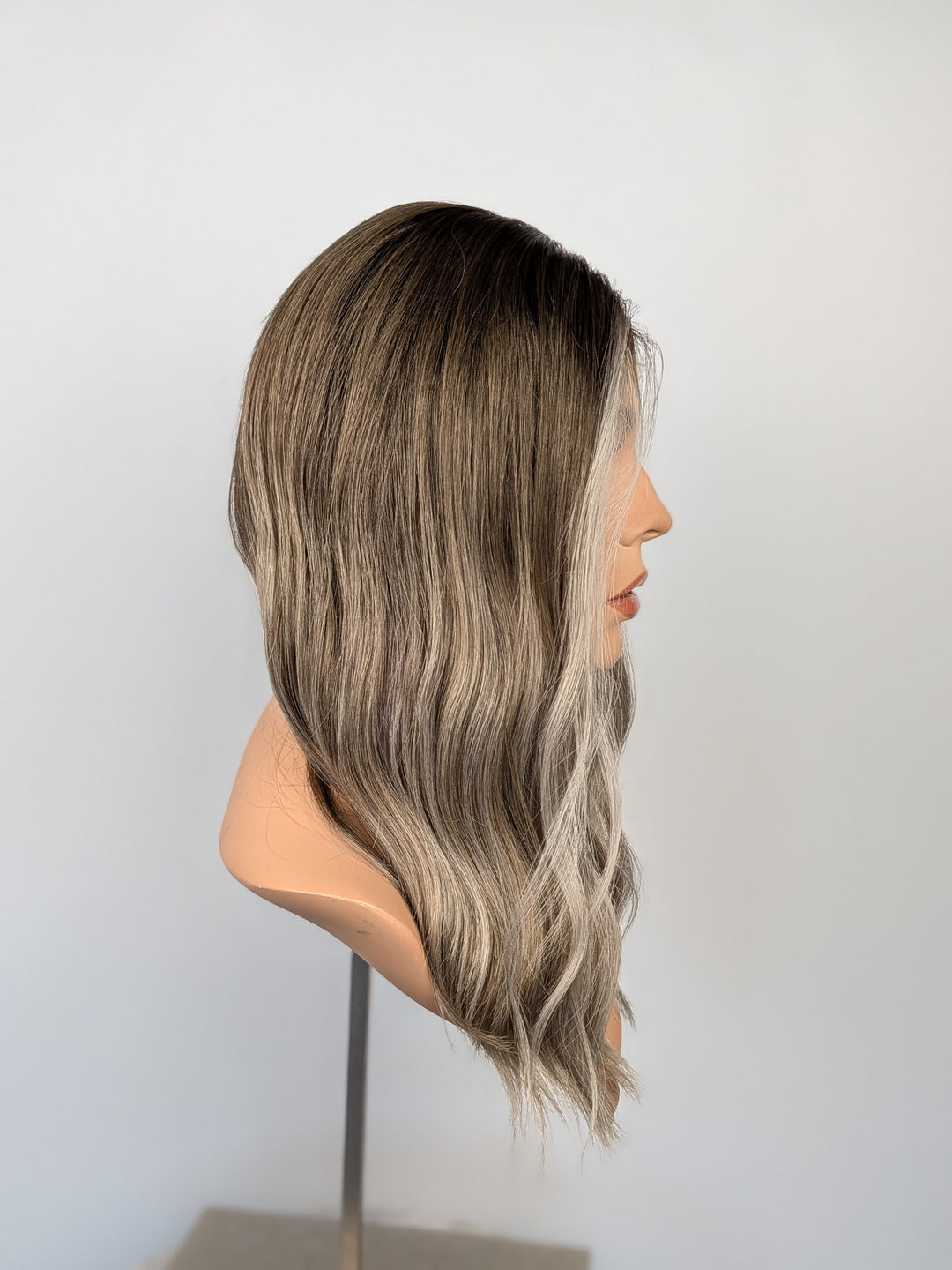 18" Lux Lace Wig - Shadowed Sterling Blonde (M)