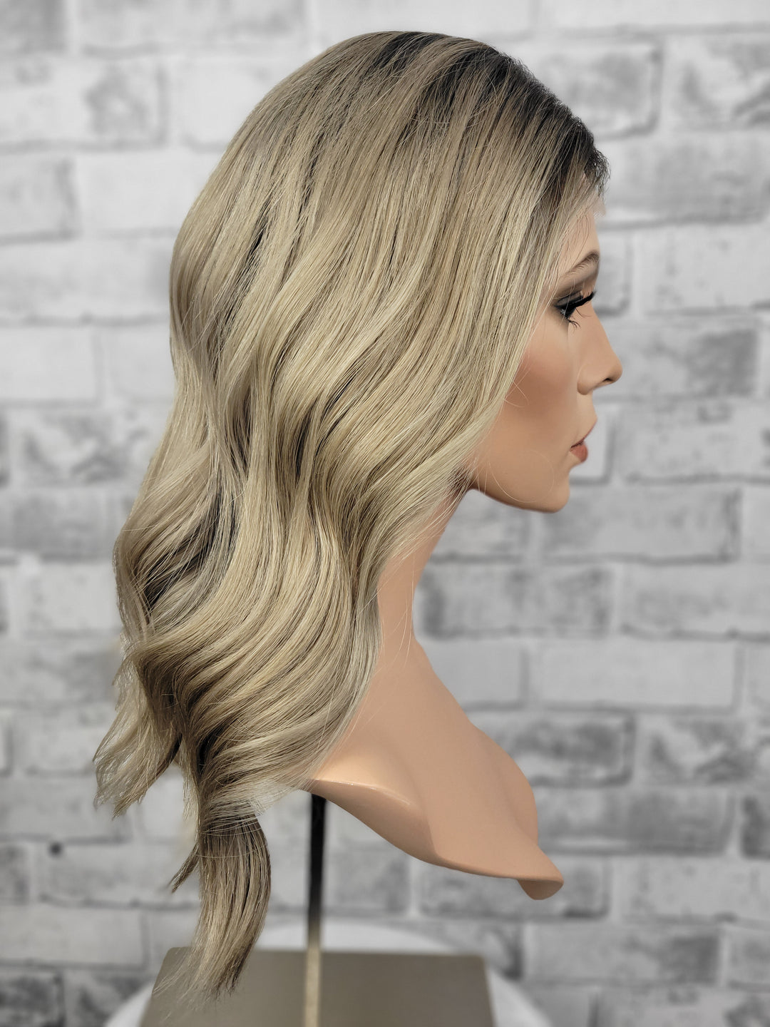 18" Lux Lace Wig - Cashmere Blonde (XS)