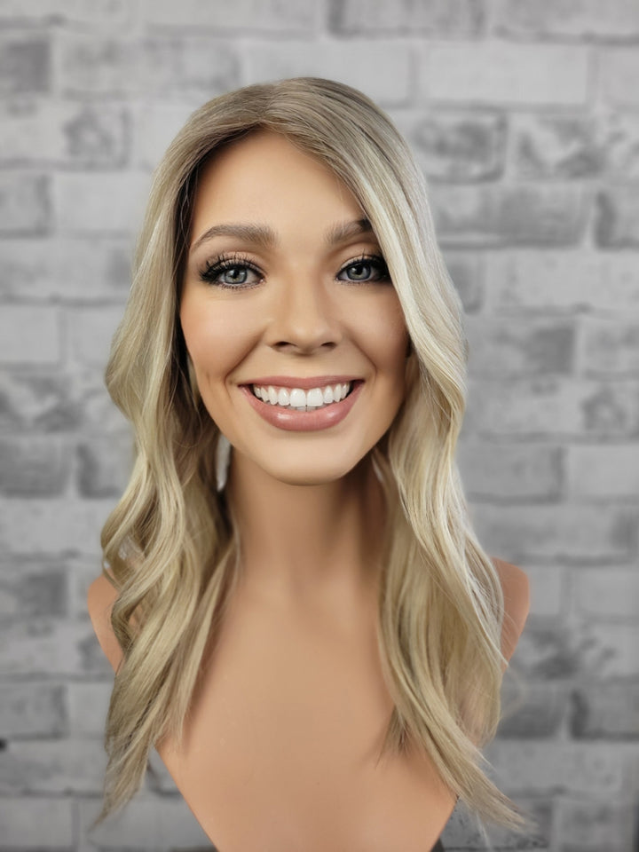 18" Closed Lace Topper - Shortbread Blonde (8x8)