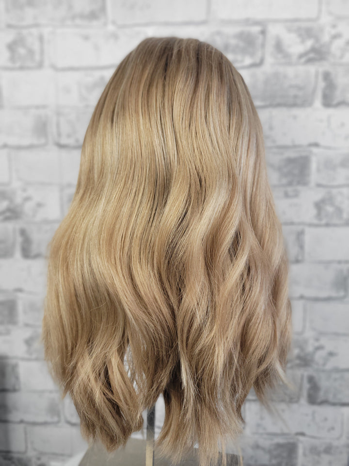 22" Lace Pony Wig - White Sand (S)