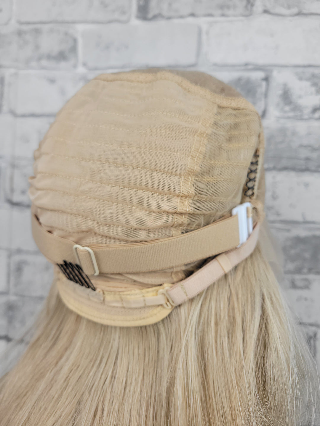 17" Synthetic Lace Top Wig (S/M) - LGBLO04/25-4